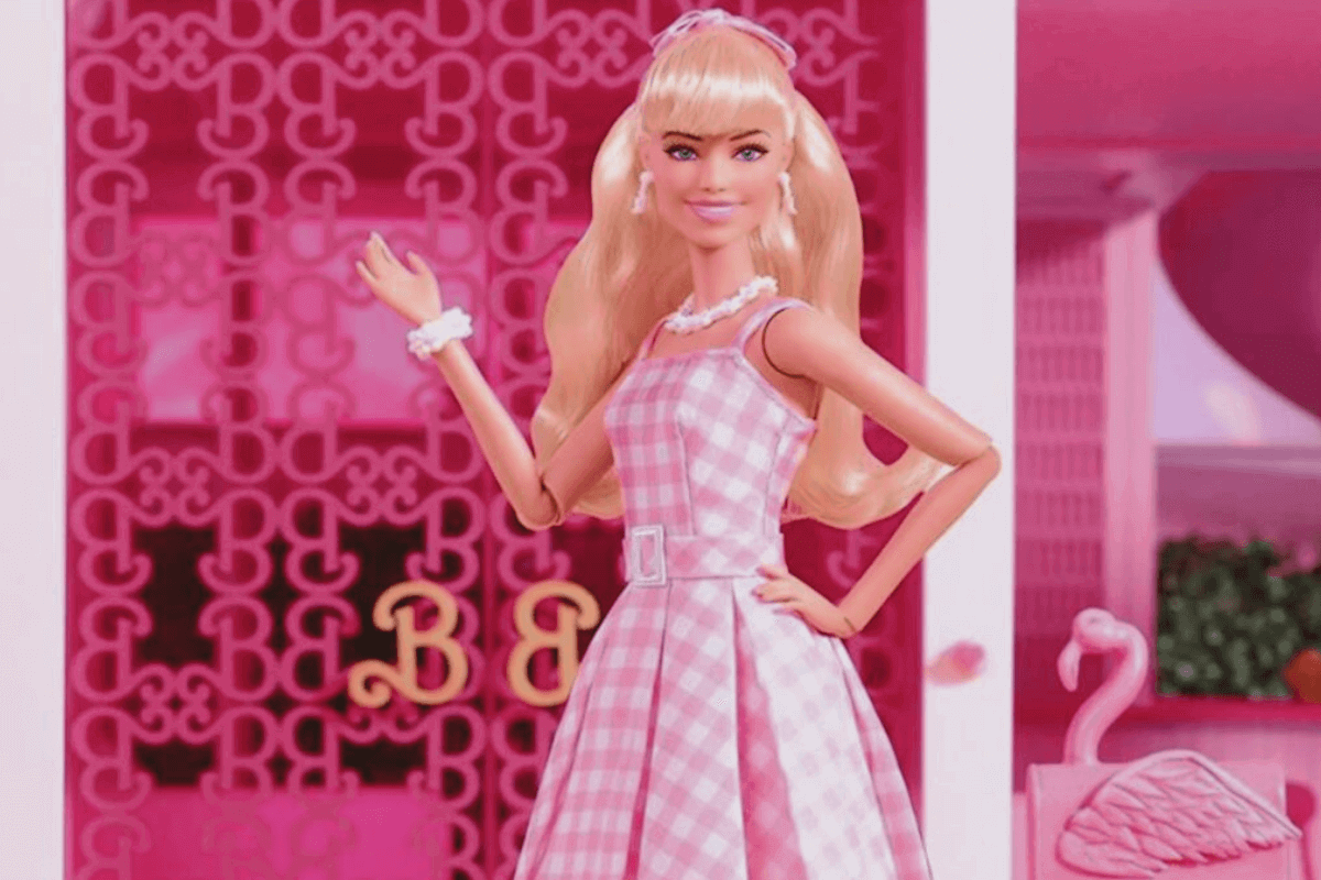 Как образ куклы Барби влияет на мышление девочек и женщин о красоте?