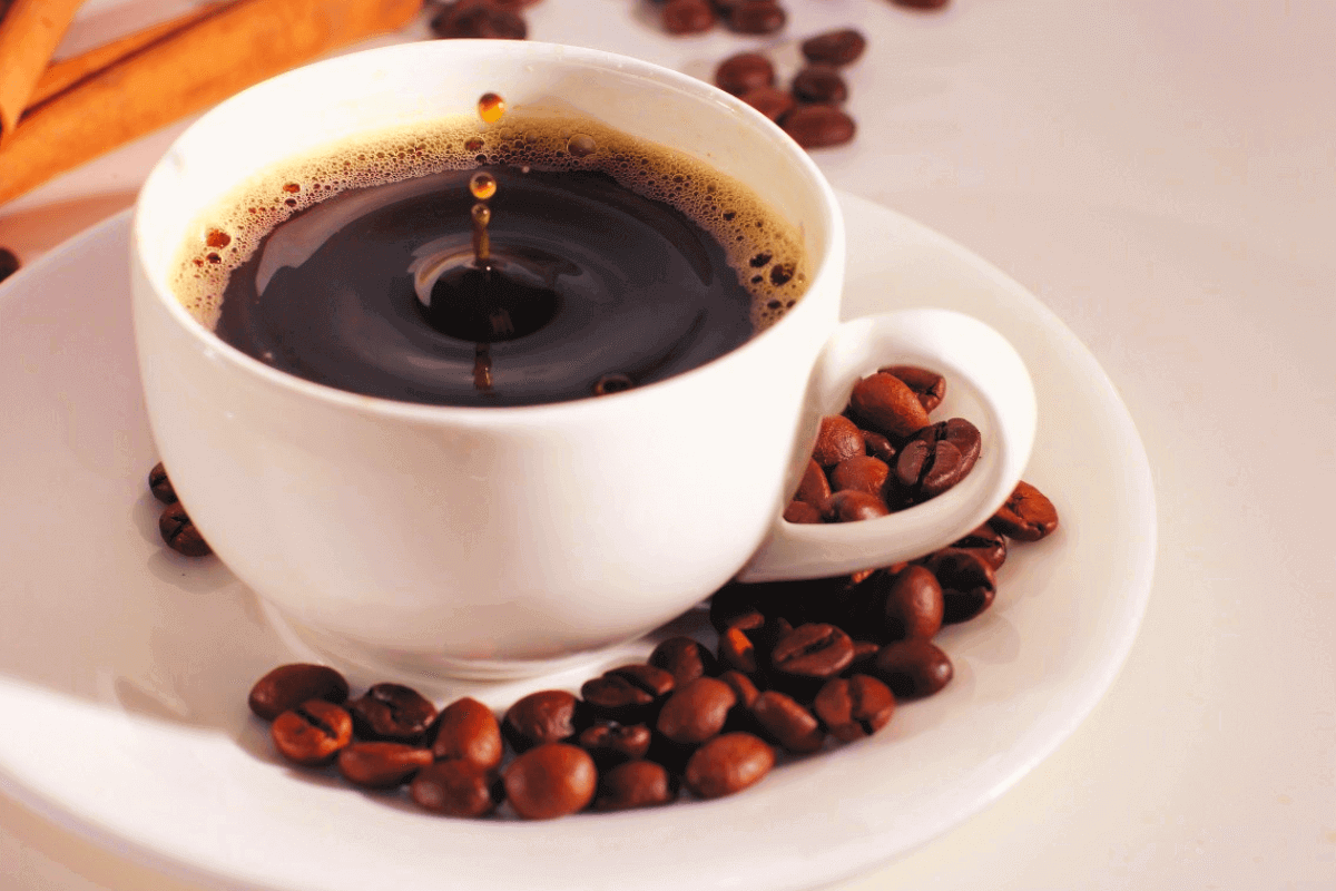 Напиток кофе обладает когнитивными преимуществами перед кофеином